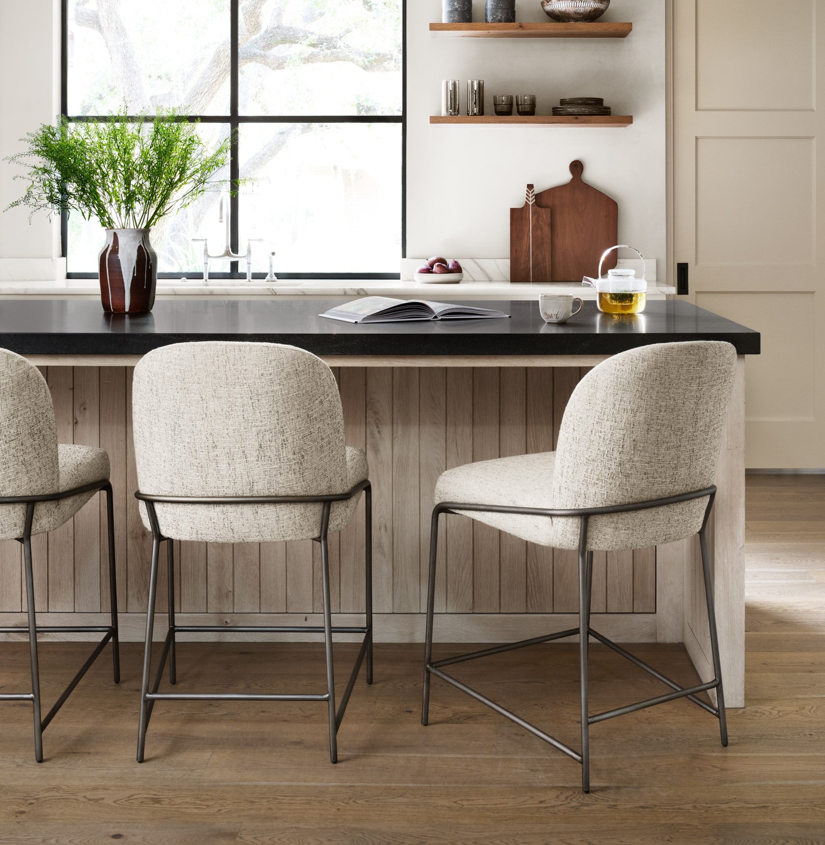 Counter & Bar Stools