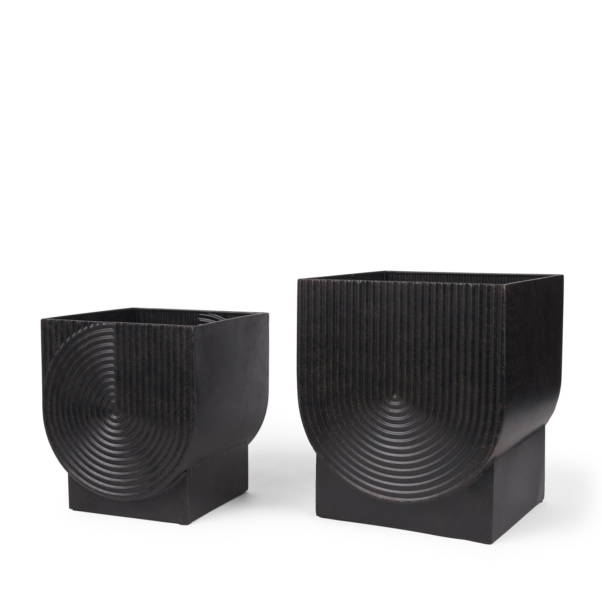 Medina Antiqued Black Metal Planters