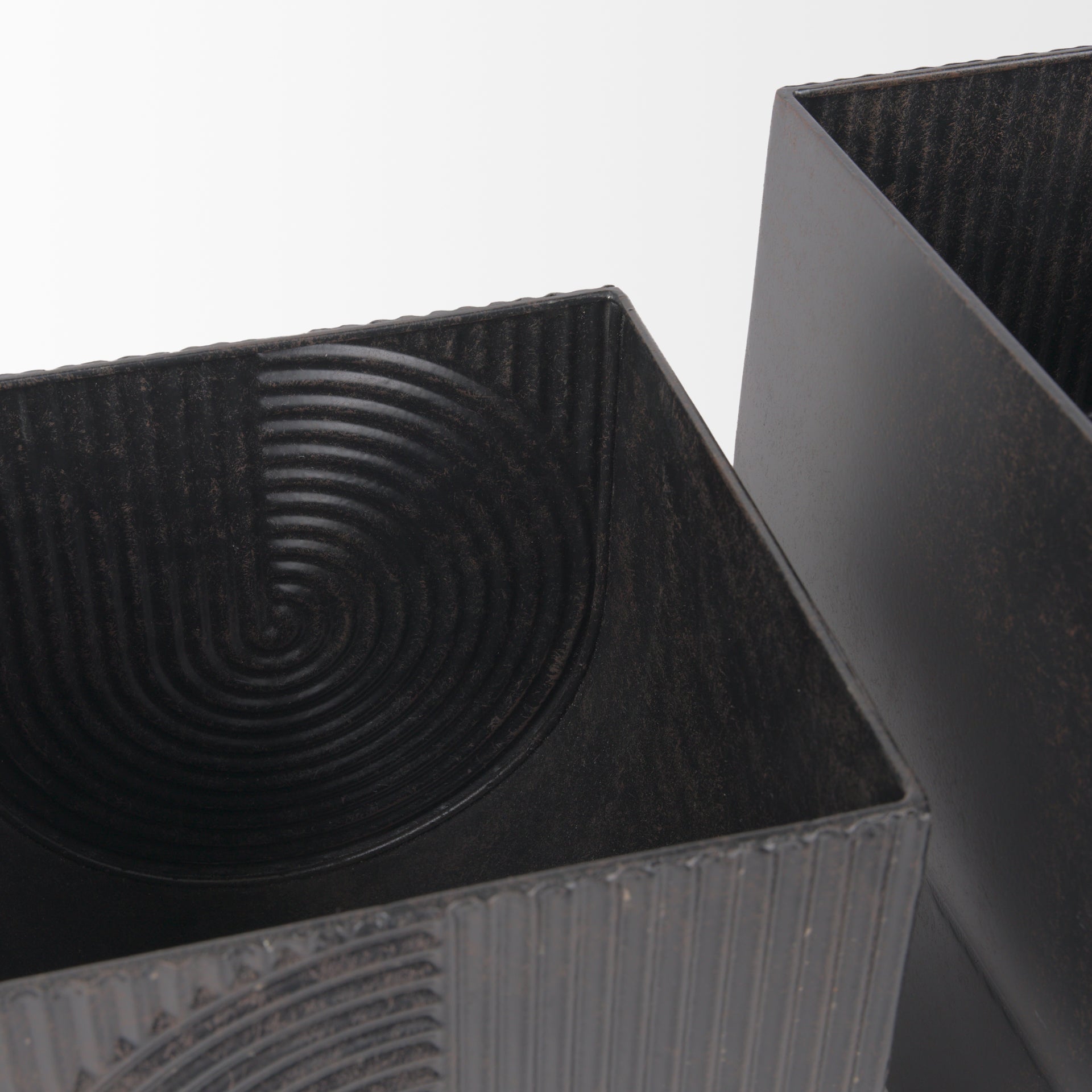 Medina Antiqued Black Metal Planters