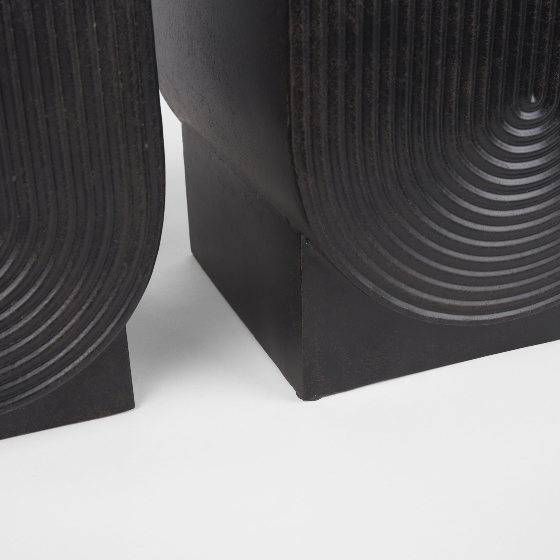 Medina Antiqued Black Metal Planters