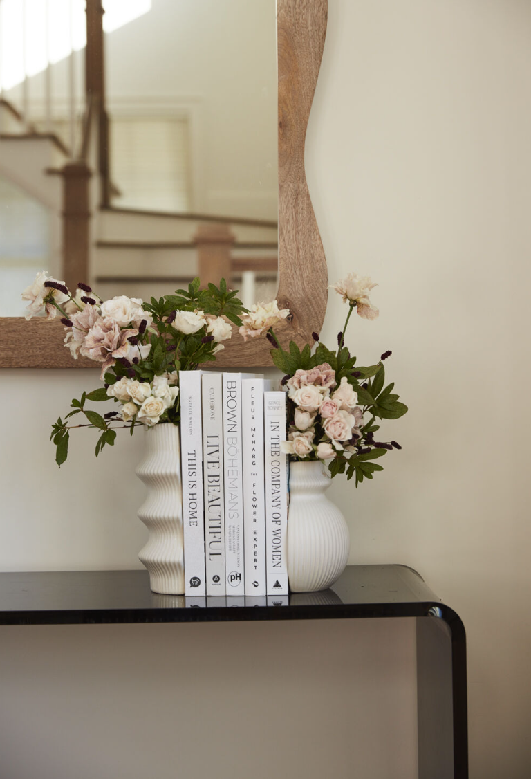 Claude Vase Bookend