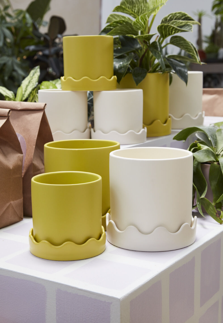 Pissaro Pot with Saucer