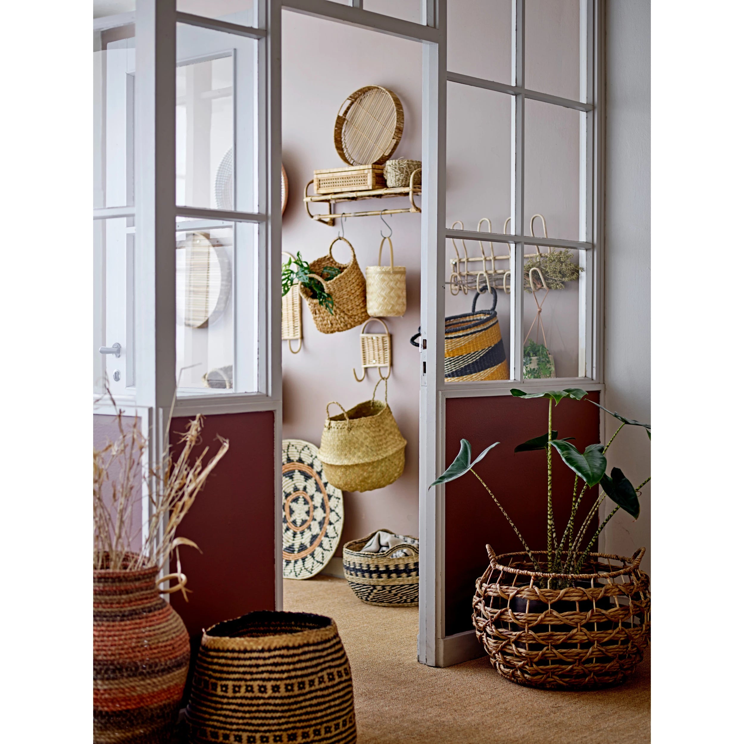 Natural Seagrass Baskets w/ Round Handles