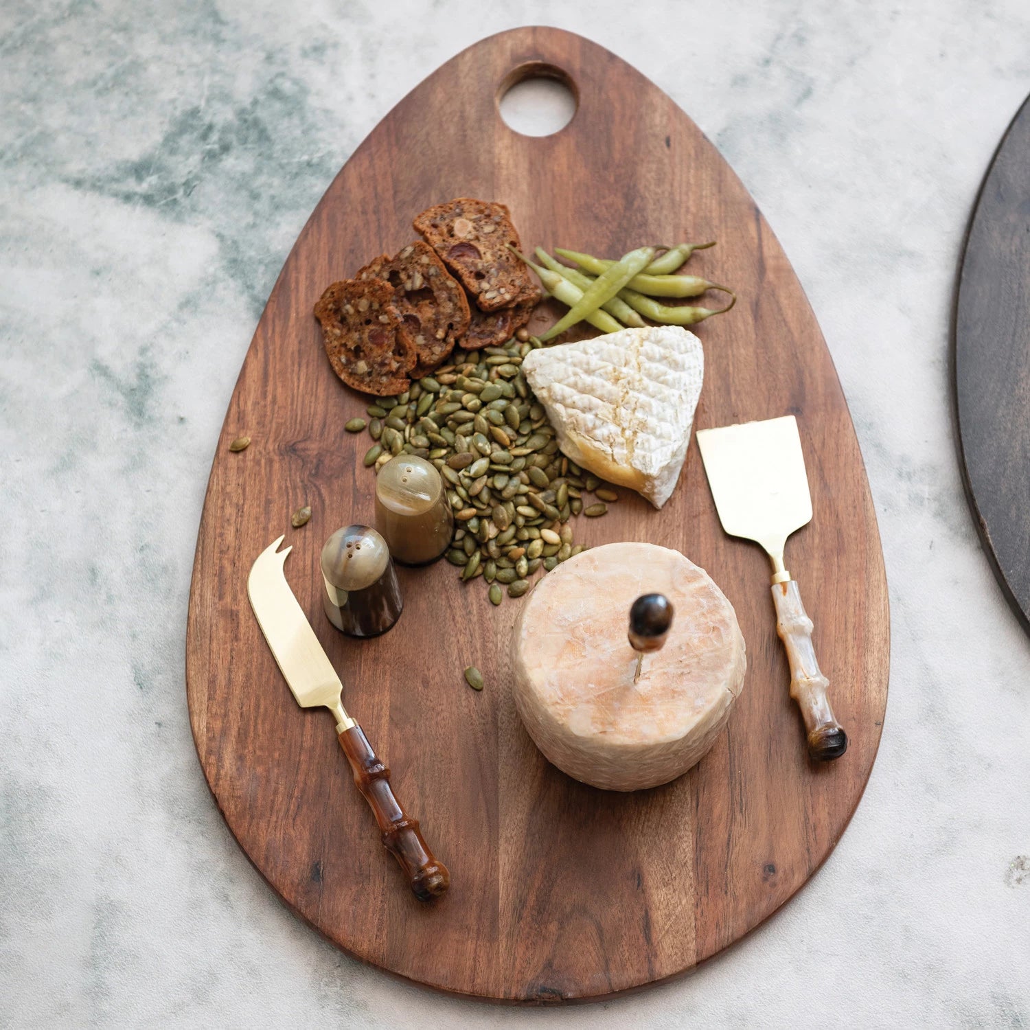 Acacia Wood Cheese/Cutting Board w/ Handle, Natural