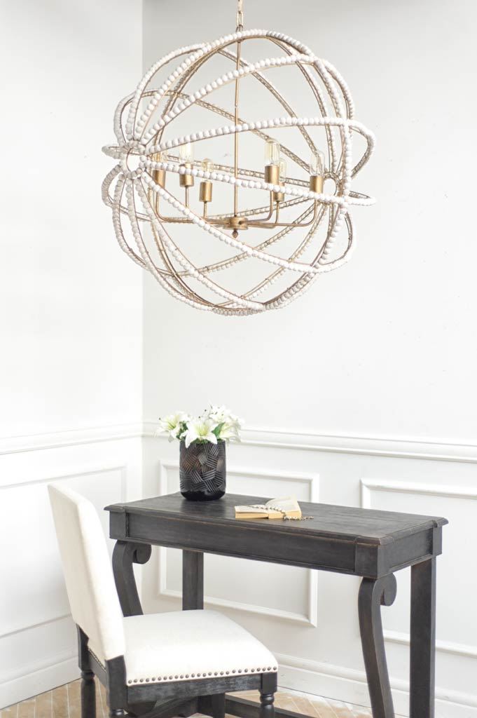 WHITE BEAD GLOBE