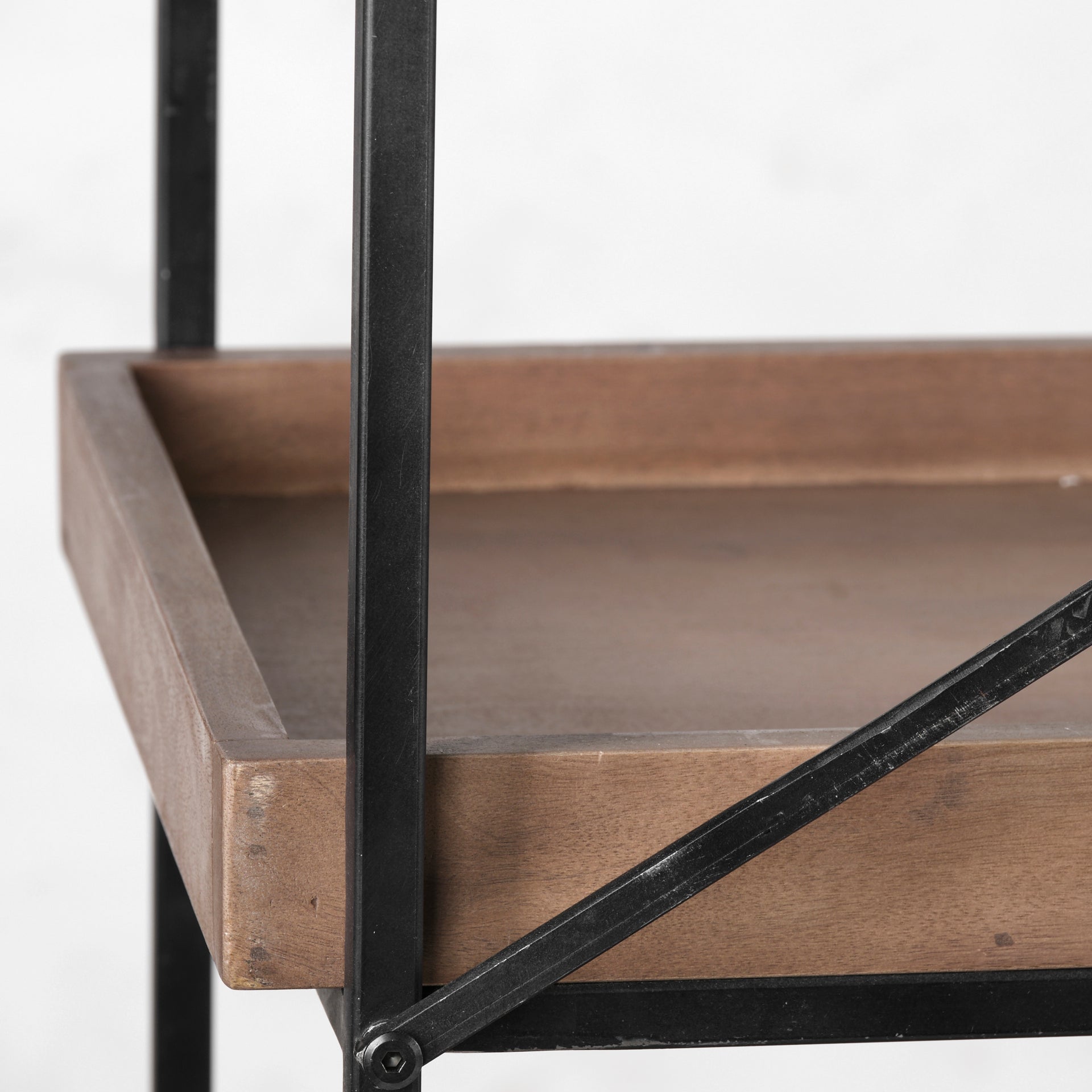 Trey Shelving Unit