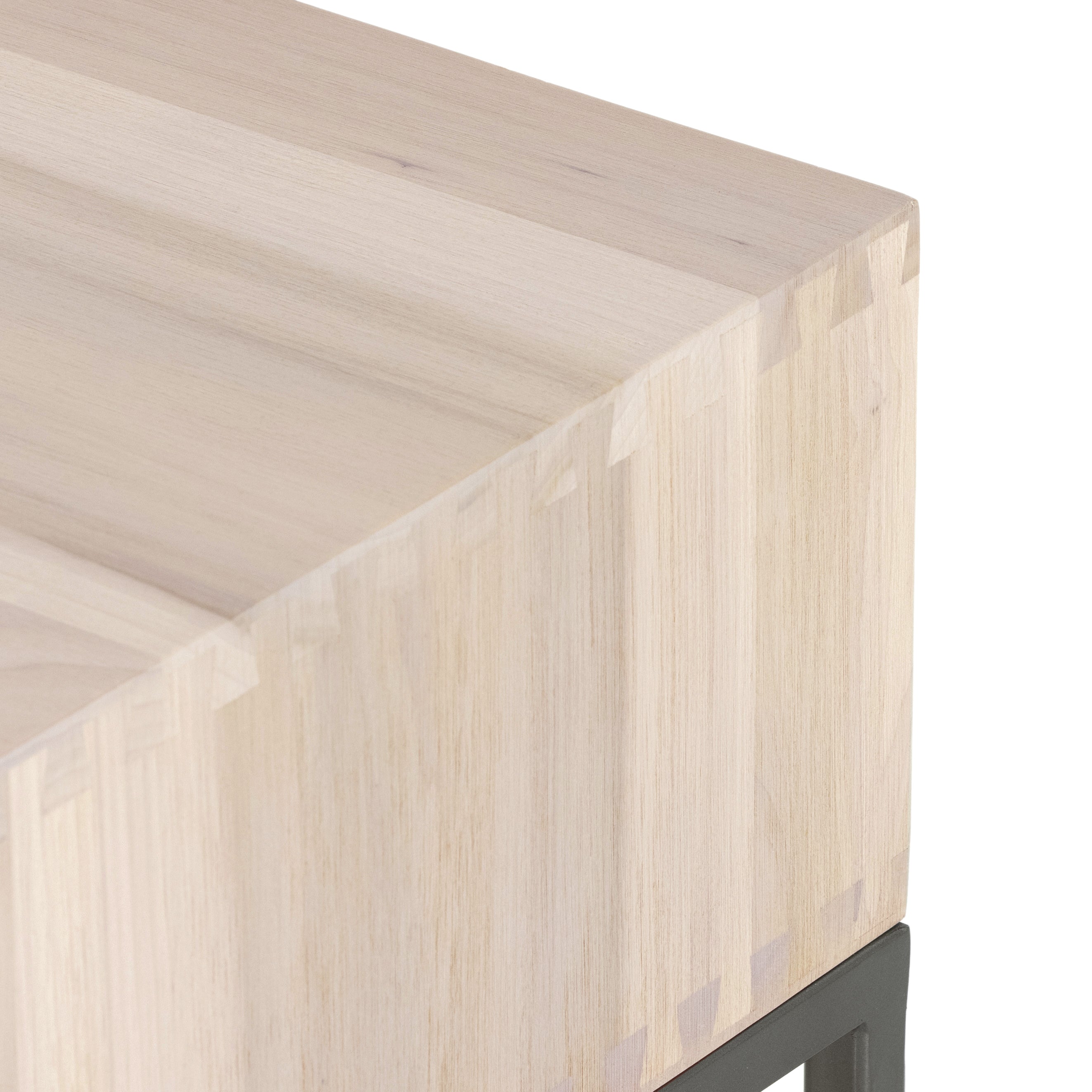 Thomas Nightstand