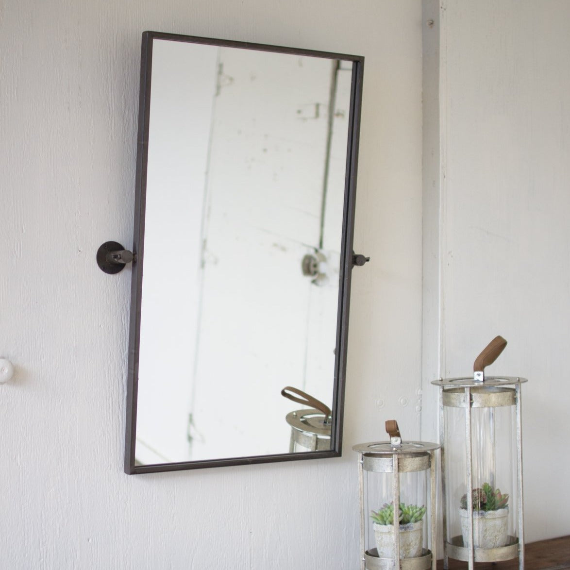 ADJUSTABLE METAL WALL MIRROR