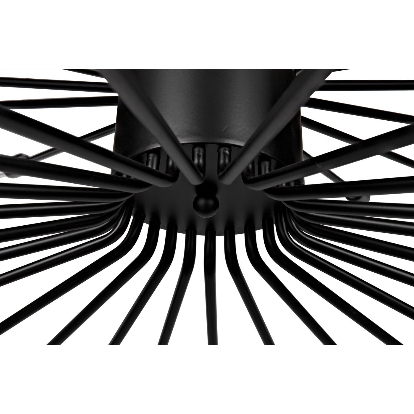 Lampberto Chandelier
