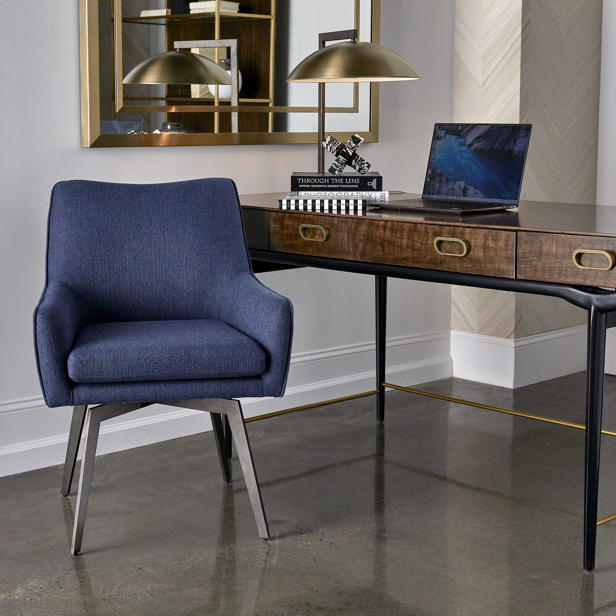 Let's Twist Dining Chair