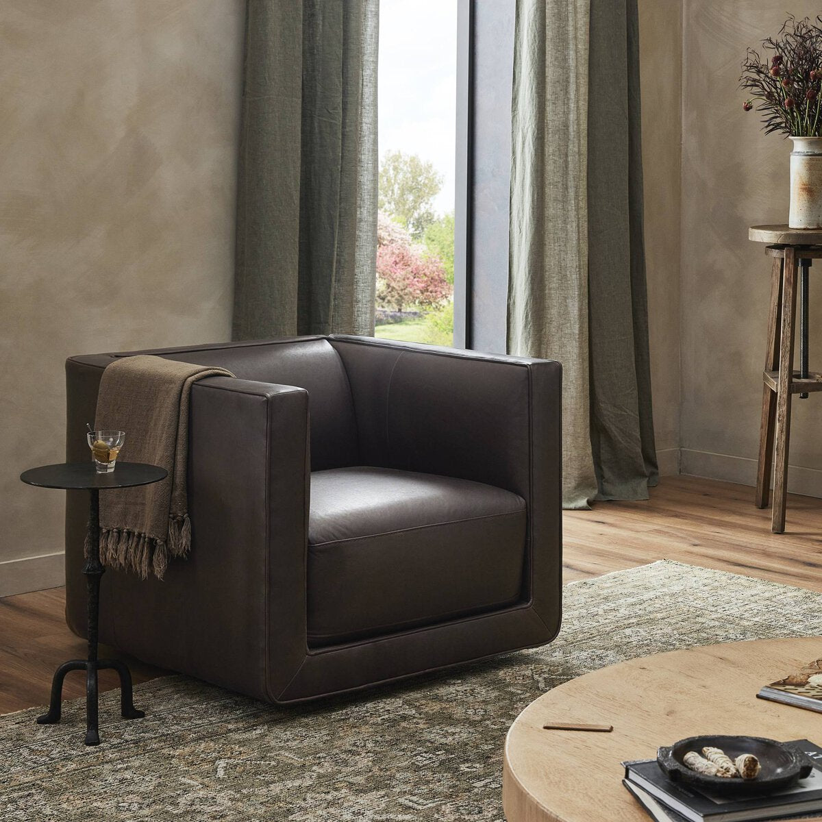 Patrick Swivel Chair