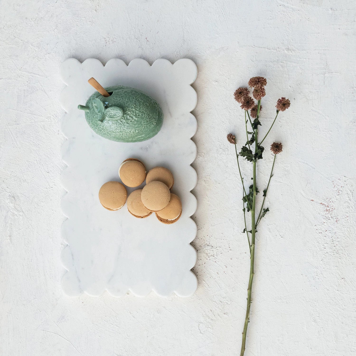 White Scalloped Edge Marble Cheese/Cutting Board