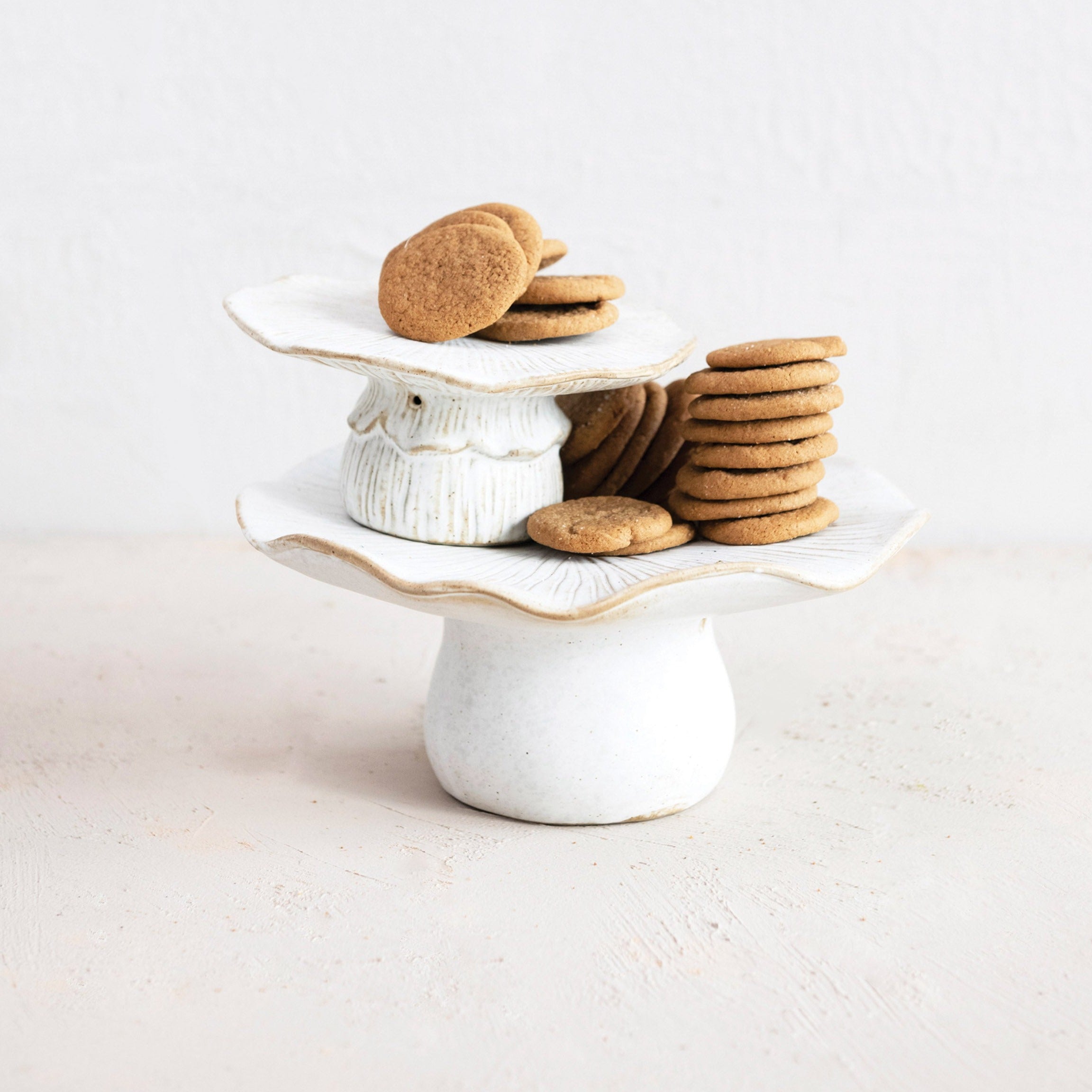 Cream Mushroom Pedestal*