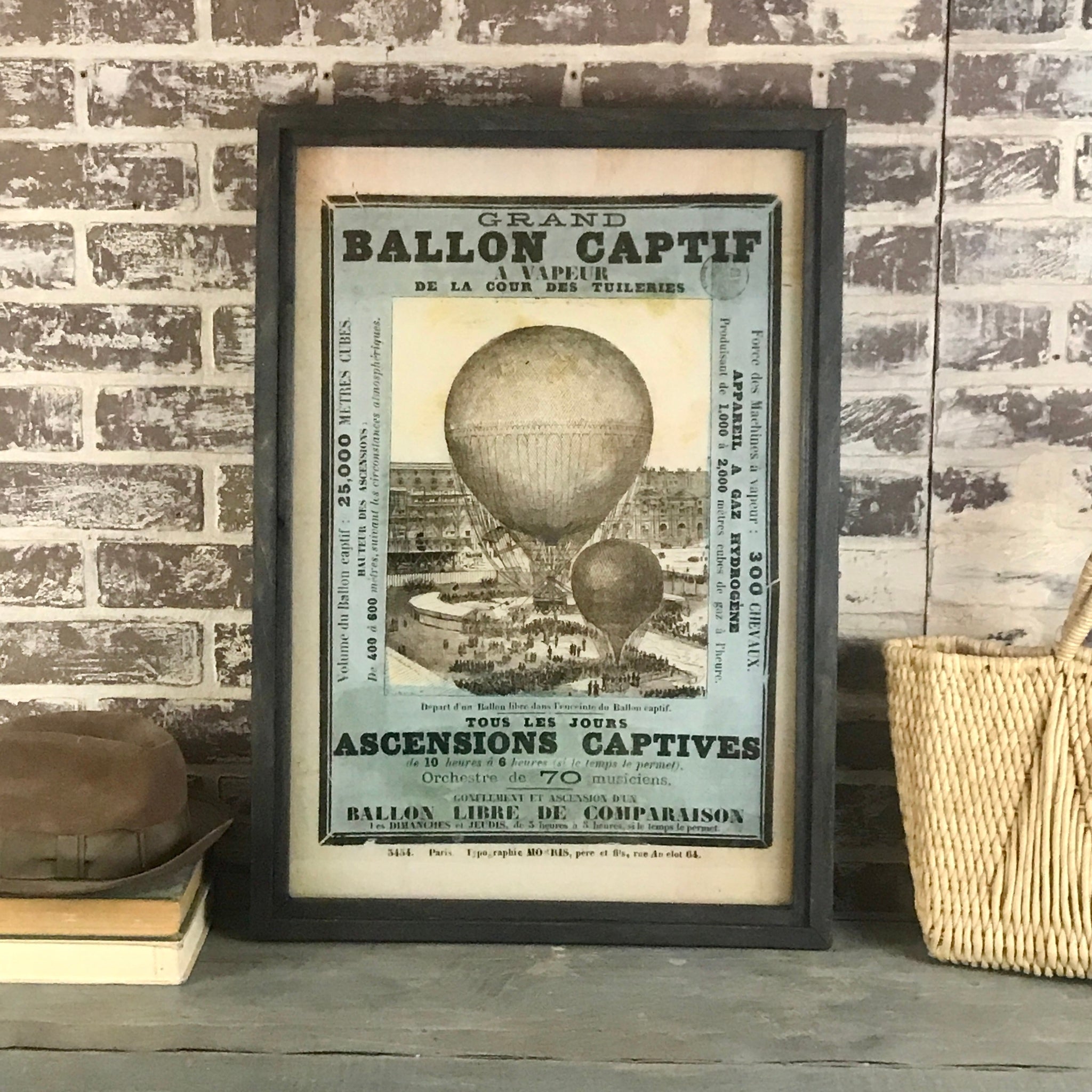 Ballon Captif Backlit Framed Art